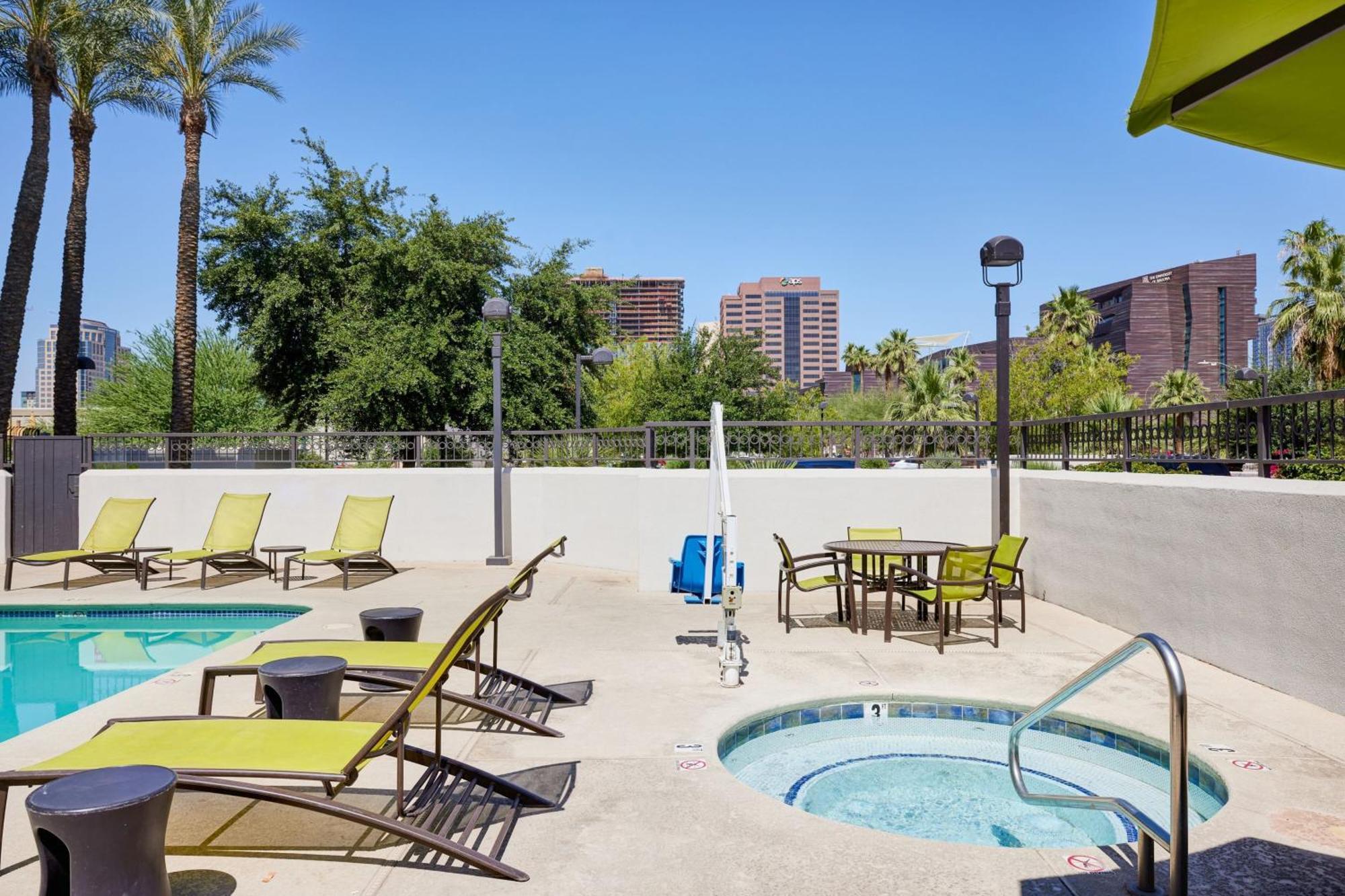 Springhill Suites Phoenix Downtown Exterior photo